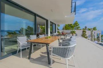 Seaview Grand Villa with Pool in Brela