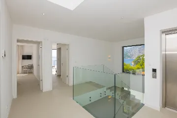 Seaview Grand Villa with Pool in Brela