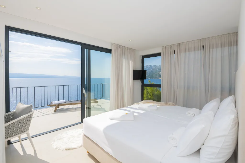 Seaview Grand Villa with Pool in Brela