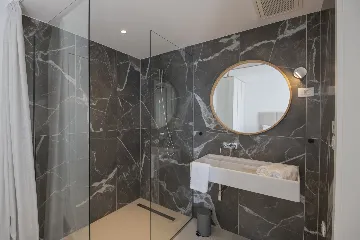 Seaview Grand Villa with Pool in Brela