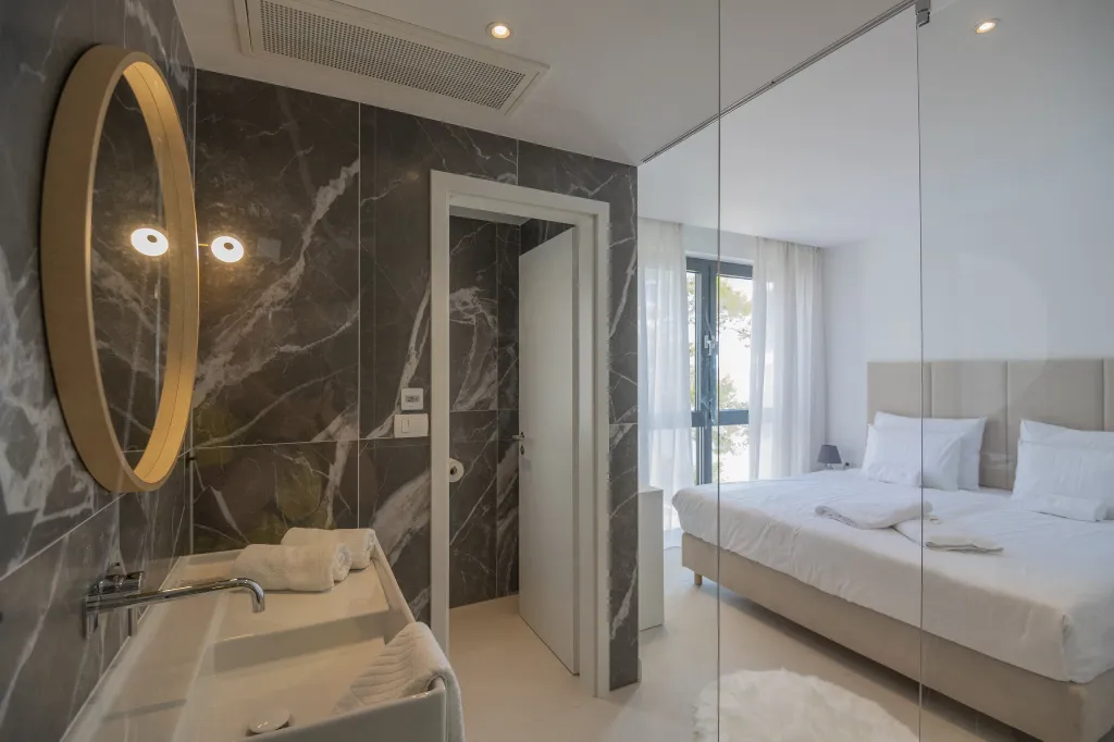 Seaview Grand Villa with Pool in Brela