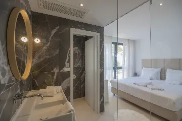 Seaview Grand Villa with Pool in Brela