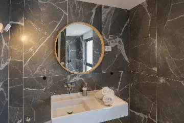 Seaview Grand Villa with Pool in Brela