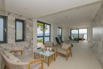 Seaview Grand Villa with Pool in Brela