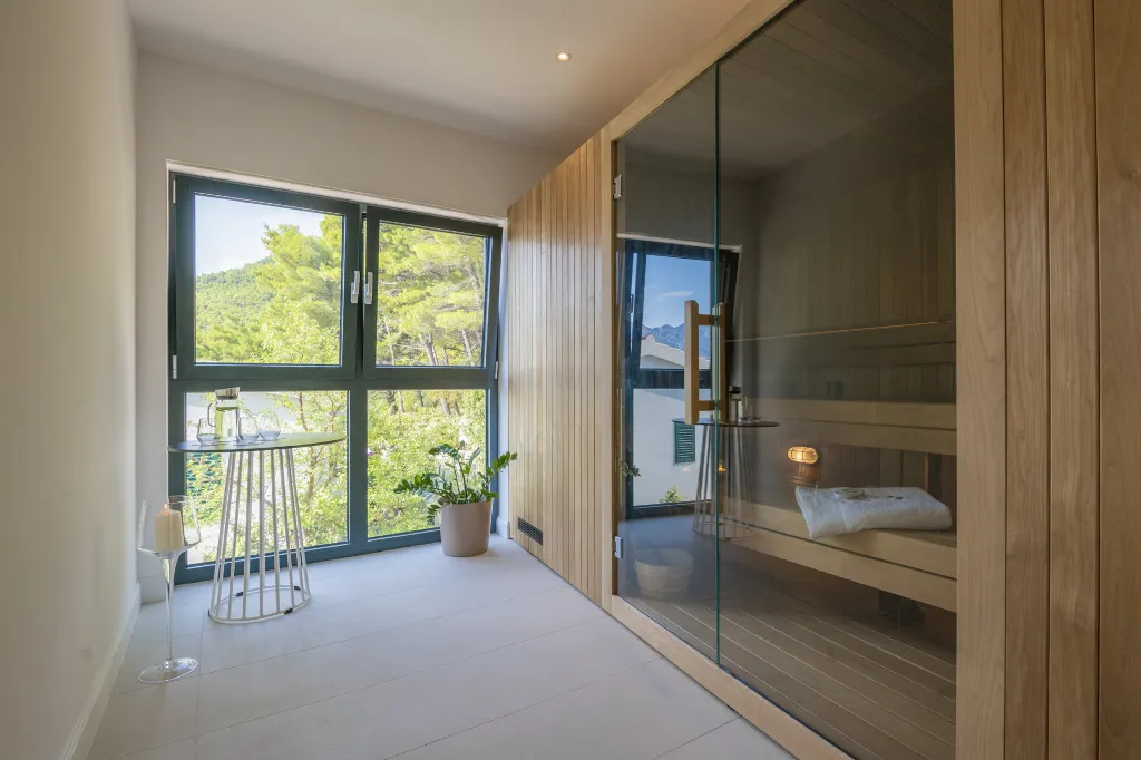 Seaview Grand Villa with Pool in Brela