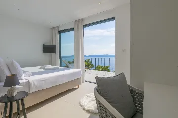 Seaview Grand Villa with Pool in Brela