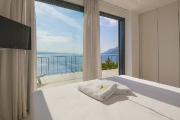 Seaview Grand Villa with Pool in Brela