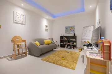 Seaview Grand Villa with Pool in Brela