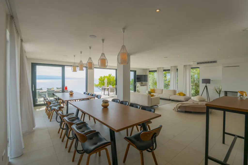 Seaview Grand Villa with Pool in Brela