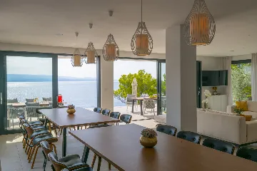 Seaview Grand Villa with Pool in Brela