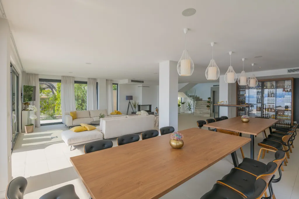 Seaview Grand Villa with Pool in Brela