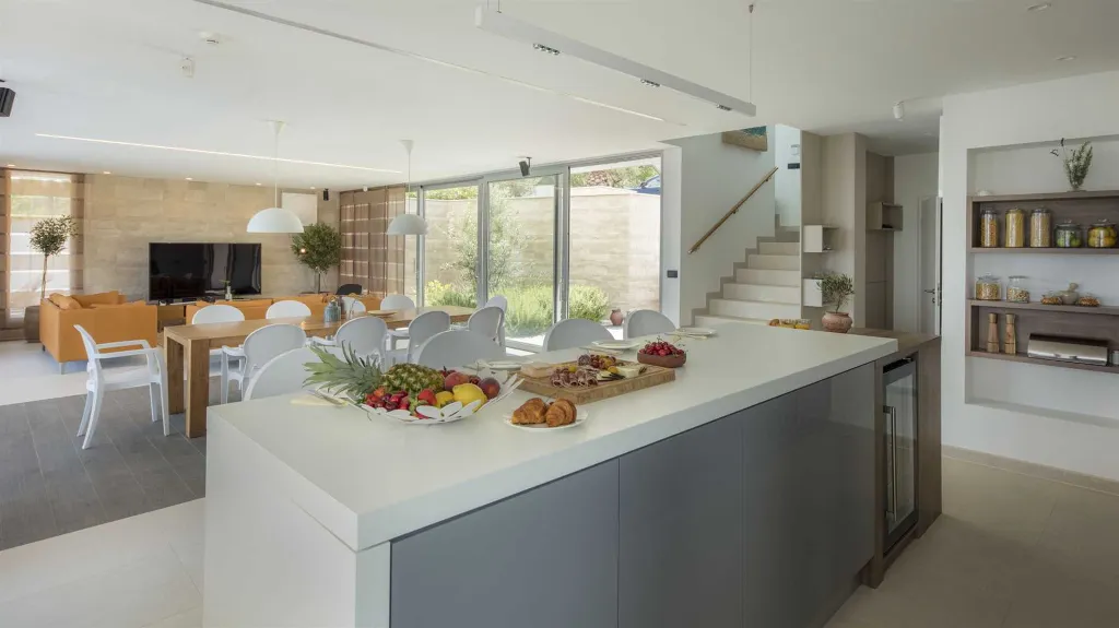 Contemporary Villa Retreat with Heated Pool, Splitska