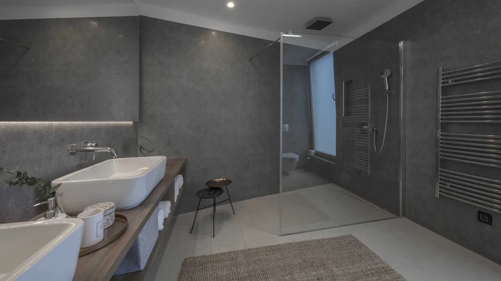 Contemporary Villa Retreat with Heated Pool, Splitska