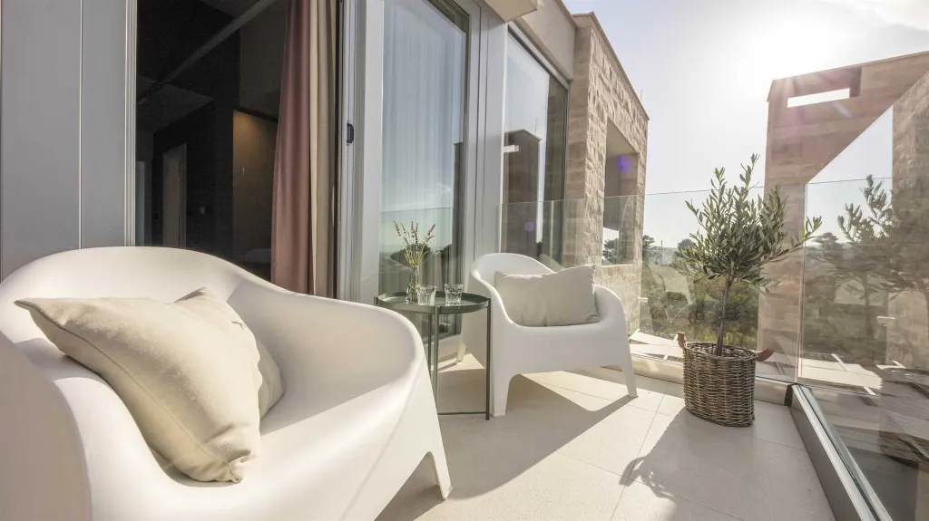 Contemporary Villa Retreat with Heated Pool, Splitska