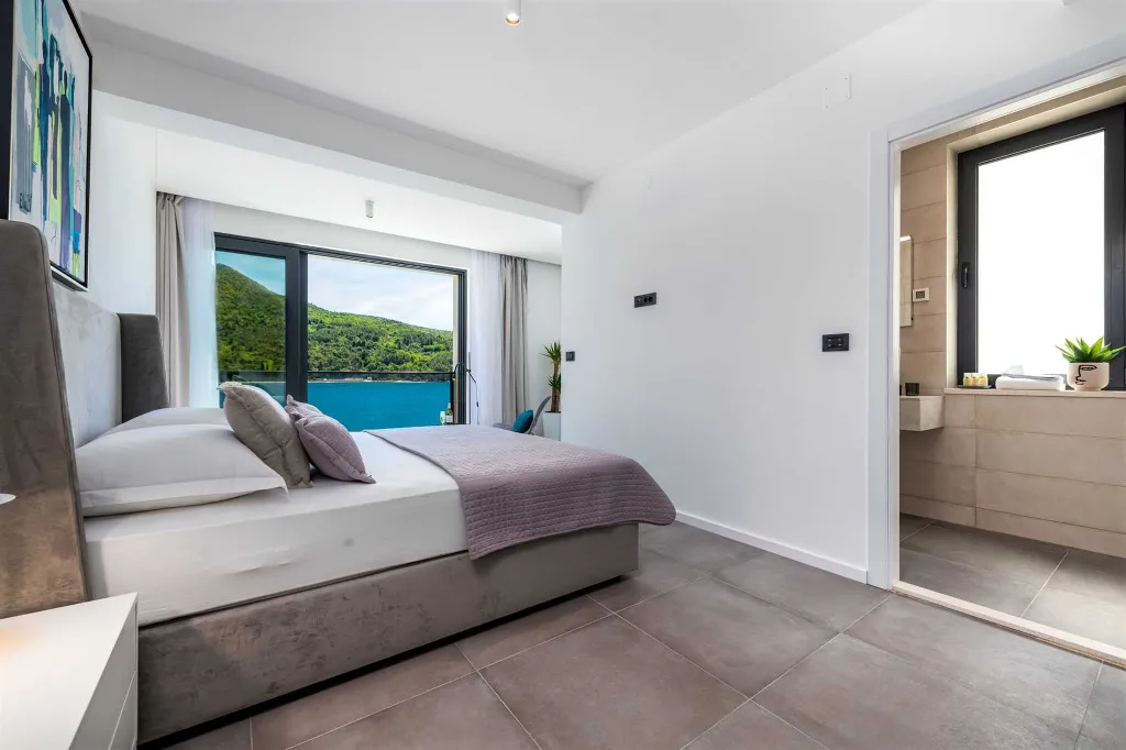 Modern Seaside Villa with Pool in Slano