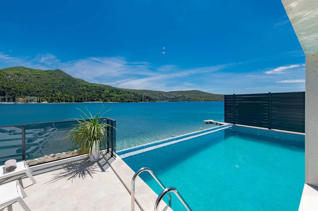 Modern Seaside Villa with Pool in Slano