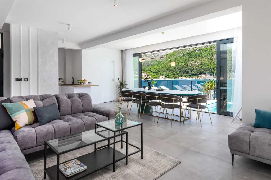 Modern Seaside Villa with Pool in Slano