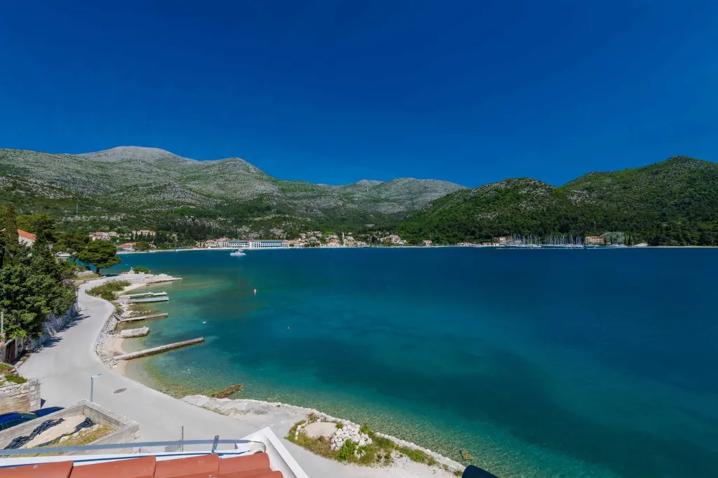 Modern Seaside Villa with Pool in Slano