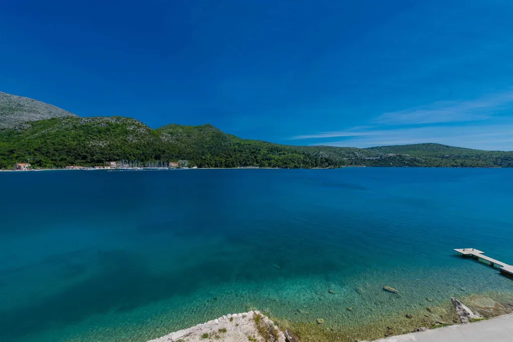 Modern Seaside Villa with Pool in Slano