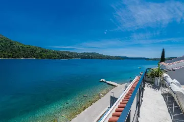 Modern Seaside Villa with Pool in Slano