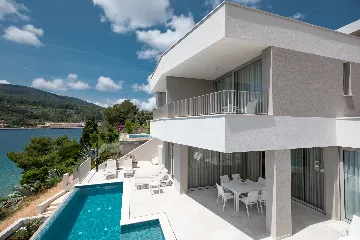 Contemporary Villa Retreat with Pool in Vela Luka
