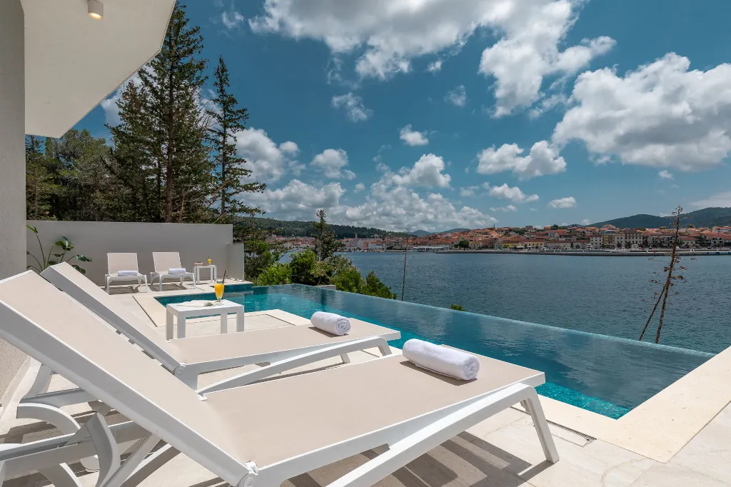 Contemporary Villa Retreat with Pool in Vela Luka