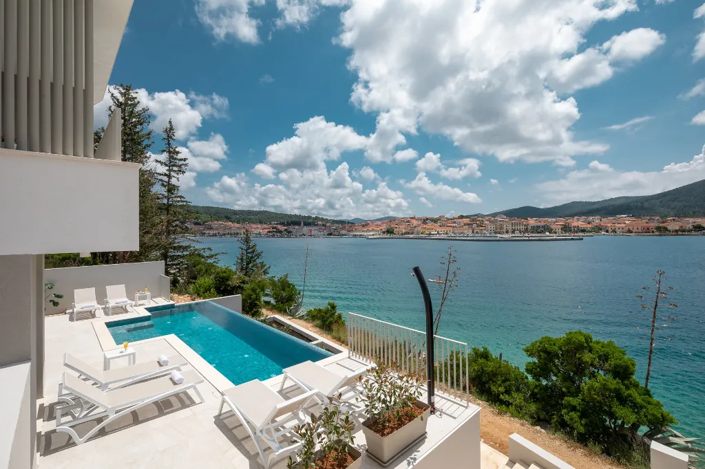 Contemporary Villa Retreat with Pool in Vela Luka