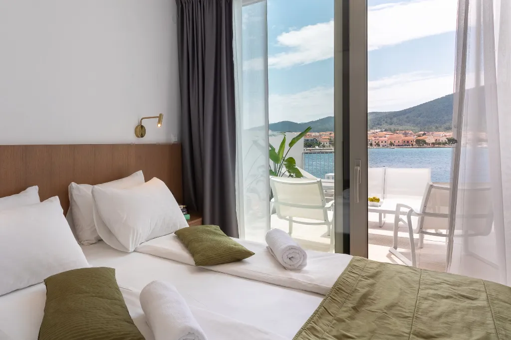 Contemporary Villa Retreat with Pool in Vela Luka