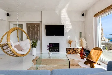 Modern Villa Retreat with Pool in Radašinovci