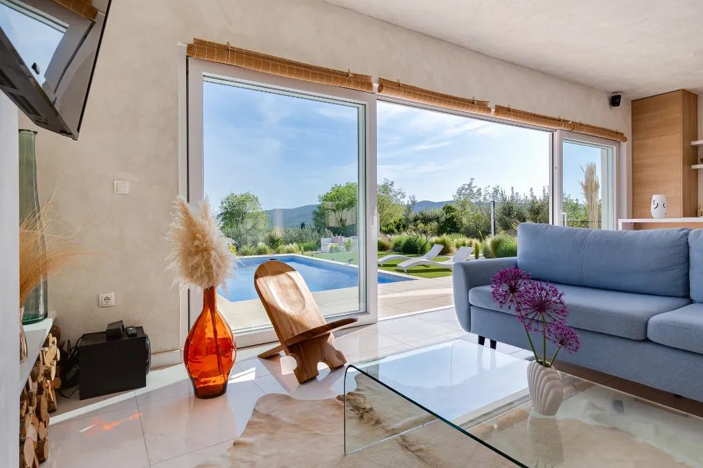 Modern Villa Retreat with Pool in Radašinovci