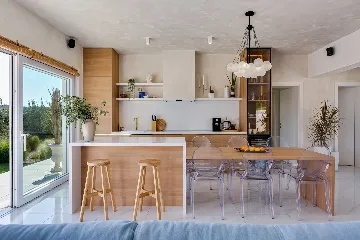 Modern Villa Retreat with Pool in Radašinovci