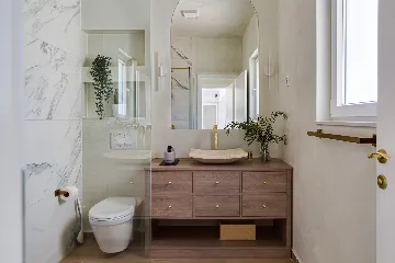 Modern Villa Retreat with Pool in Radašinovci