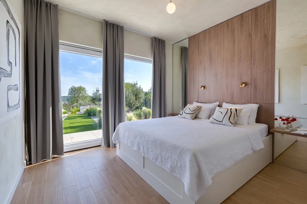 Modern Villa Retreat with Pool in Radašinovci