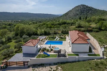 Modern Villa Retreat with Pool in Radašinovci