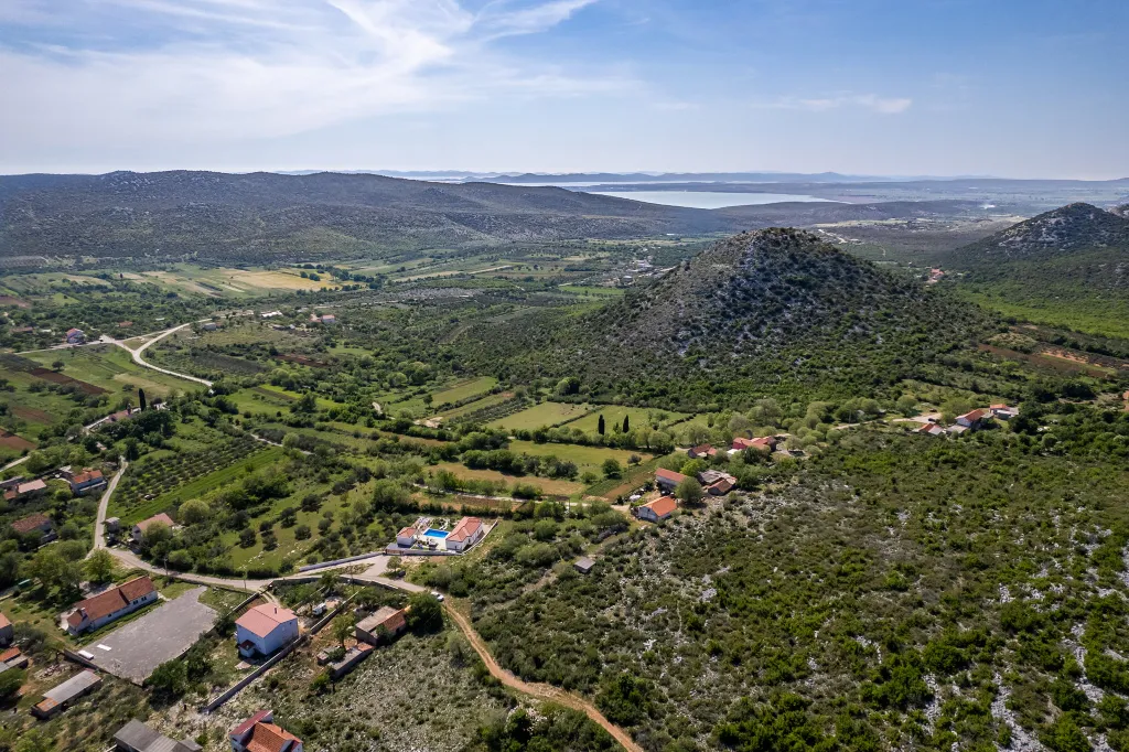 Modern Villa Retreat with Pool in Radašinovci