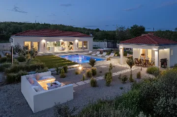 Modern Villa Retreat with Pool in Radašinovci