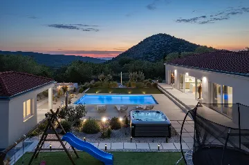 Modern Villa Retreat with Pool in Radašinovci