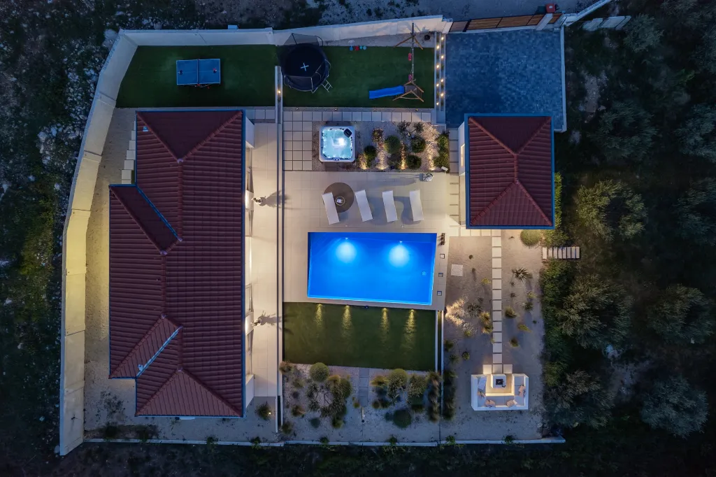 Modern Villa Retreat with Pool in Radašinovci