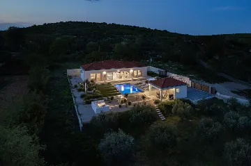 Modern Villa Retreat with Pool in Radašinovci