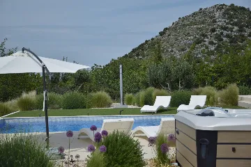 Modern Villa Retreat with Pool in Radašinovci