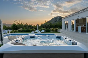 Modern Villa Retreat with Pool in Radašinovci