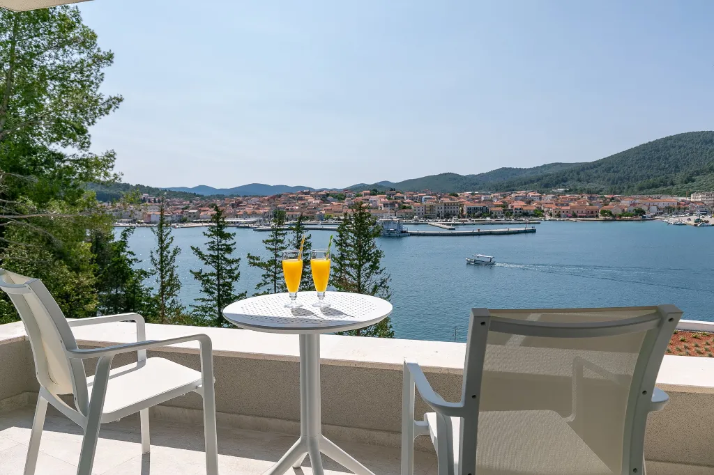 Modern Island Villa with Pool in Vela Luka
