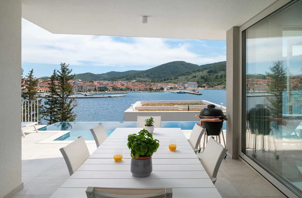 Modern Island Villa with Pool in Vela Luka