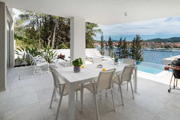 Modern Island Villa with Pool in Vela Luka