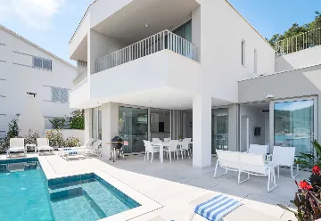 Modern Island Villa with Pool in Vela Luka