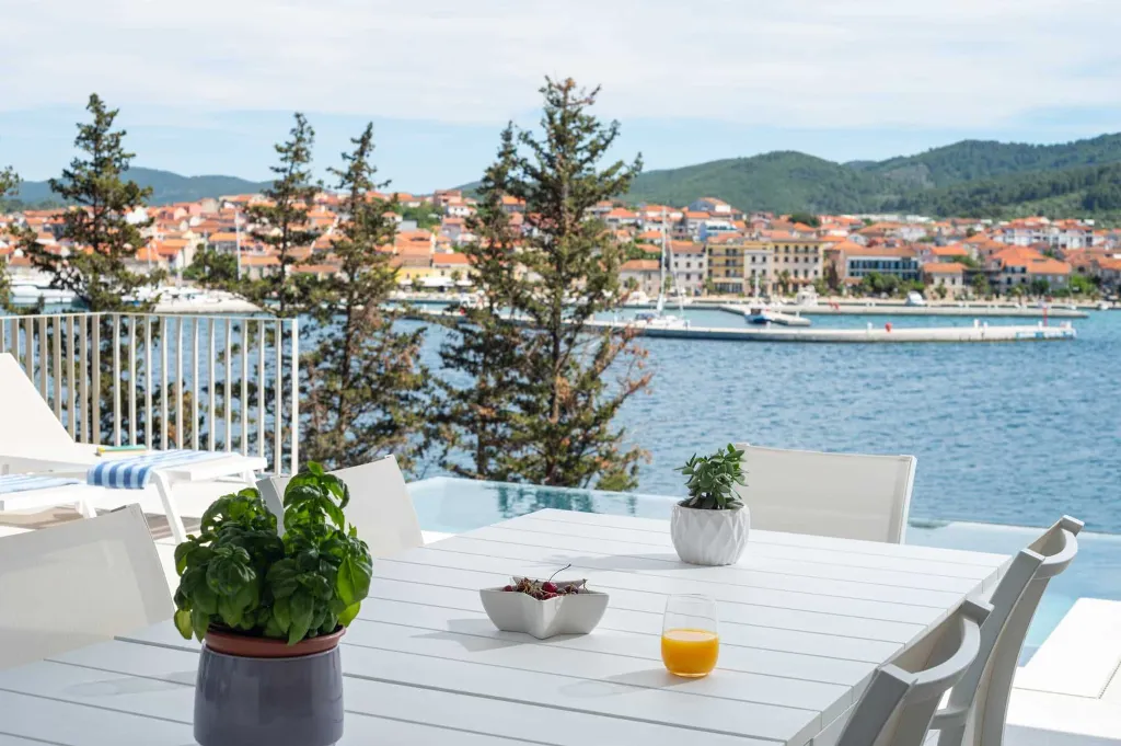 Modern Island Villa with Pool in Vela Luka