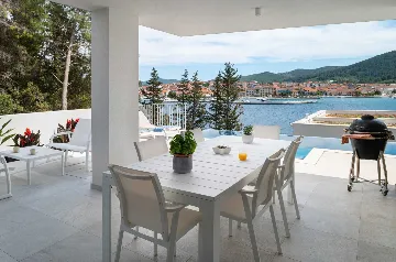 Modern Island Villa with Pool in Vela Luka