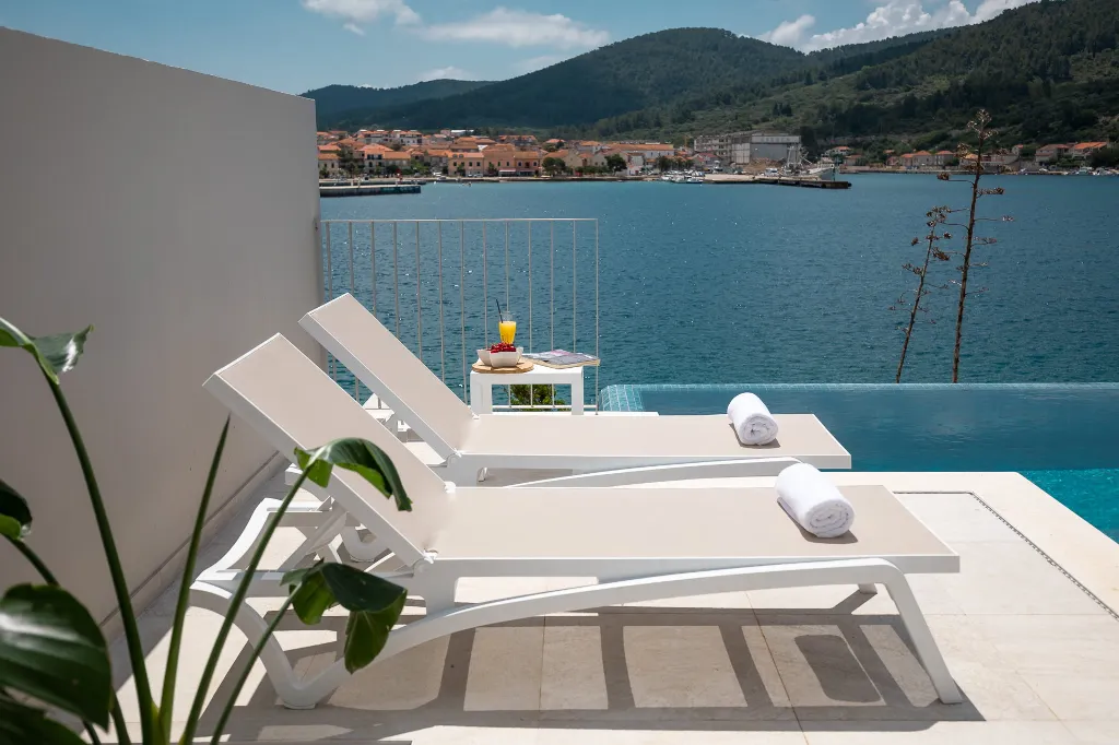 Seaside Villa Escape with Pool, Vela Luka