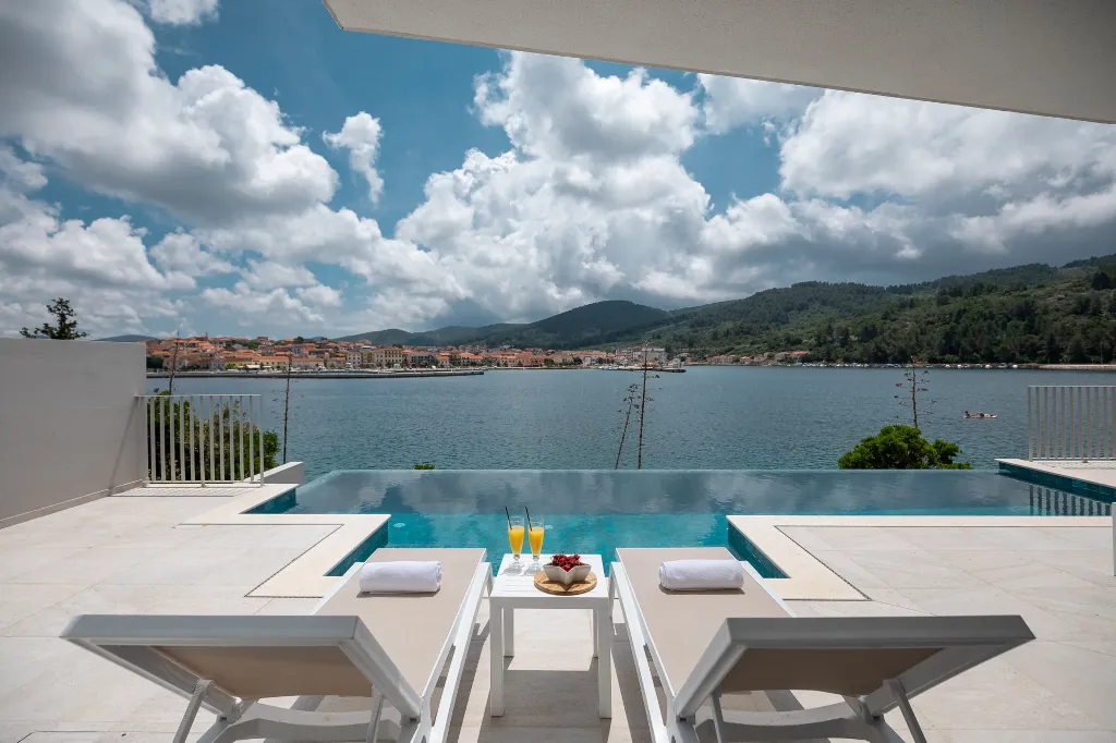 Seaside Villa Escape with Pool, Vela Luka