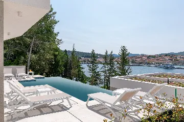 Seaside Villa Escape with Pool, Vela Luka